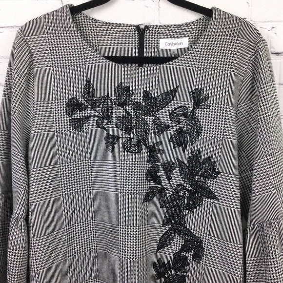 Calvin Klein Tweed 3/4 Bell Sleeve Embroidered Floral Round Neck Zippered Top L - Picture 2 of 12